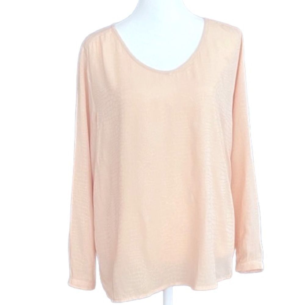 Collective Concepts relaxed fit v neck long sleeved top with button cuffs sz SP